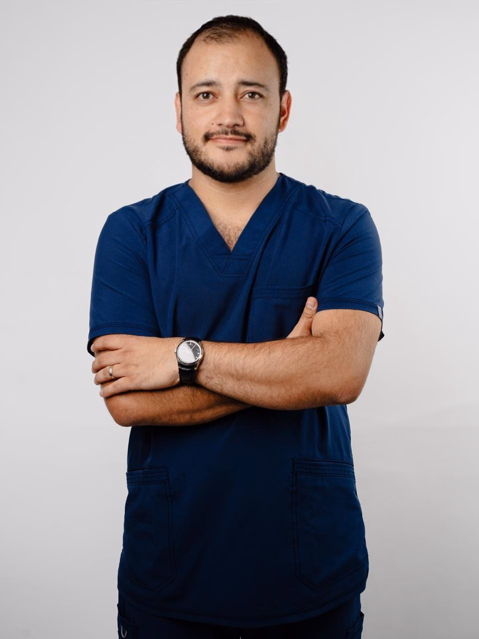 Dr. Roberto Arriola